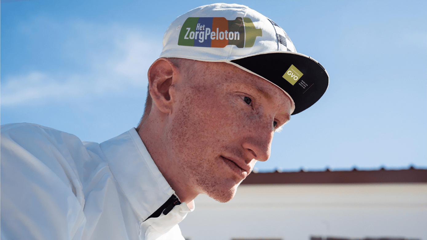 employer branding campagne GVO man met hoedje met branding voor GVO